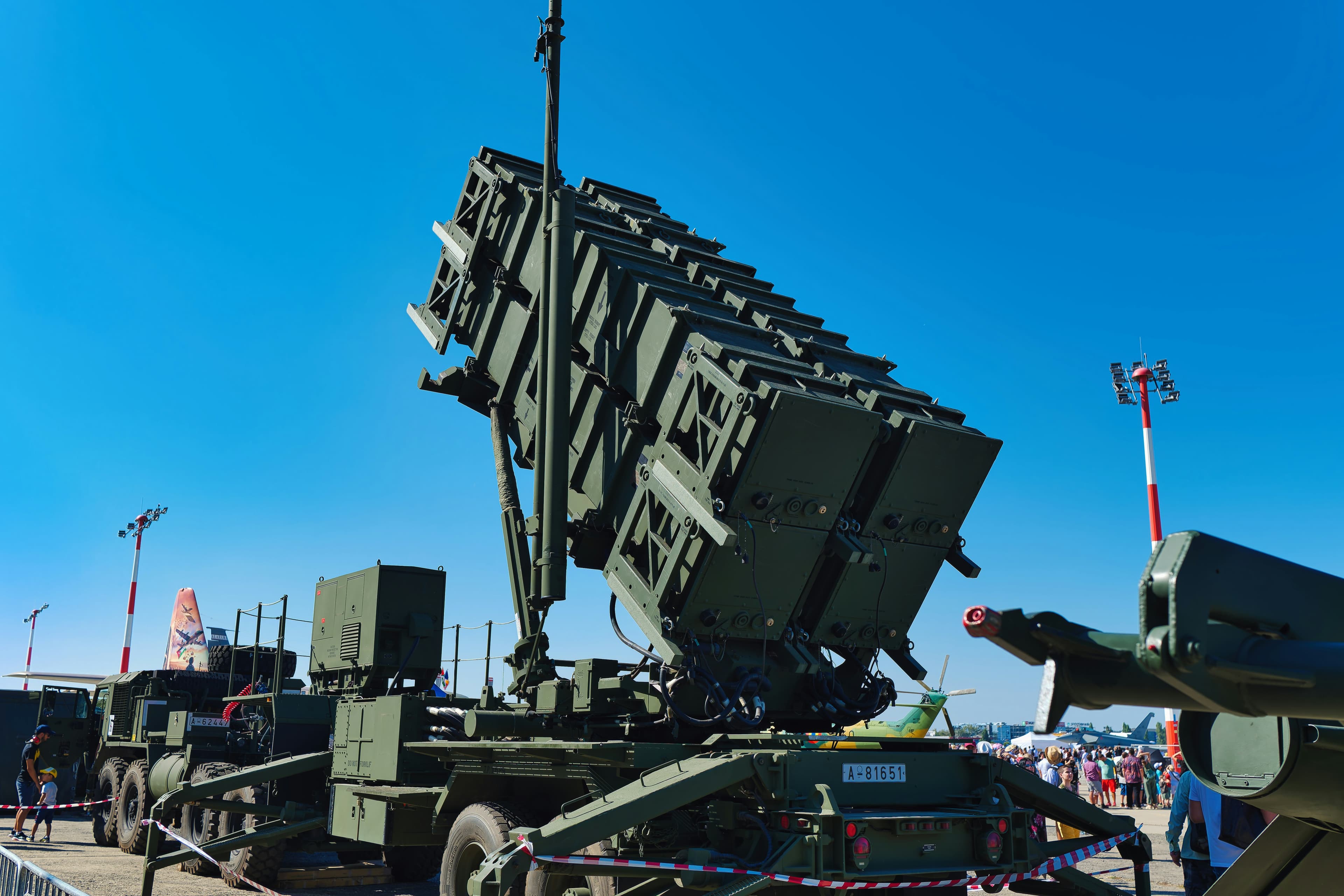 Criză de aprovizionare militară în Europa după ce SUA își epuizează stocurile în războiul cu Iranul și amână livrările promise aliaților