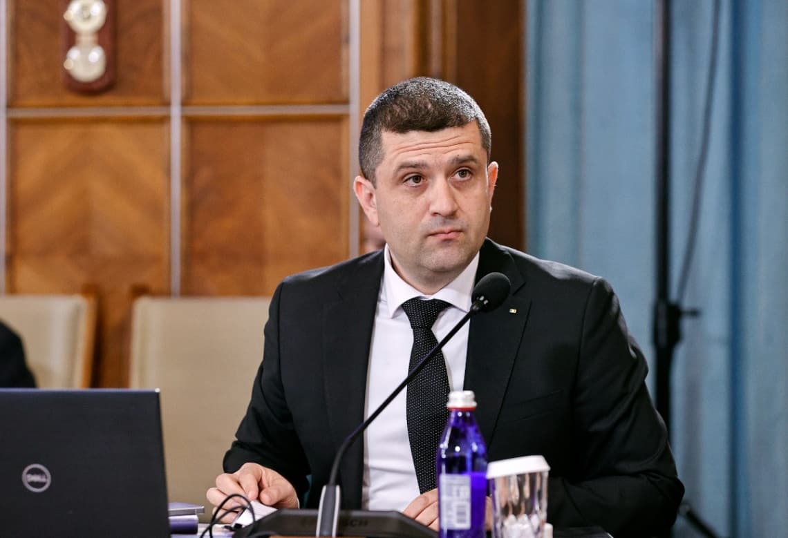 Scandal la vârful industriei de apărare. Radu Miruță acuză numiri ilegale la ROMARM, în timp ce conducerea companiei respinge acuzațiile și atacă dur ministrul